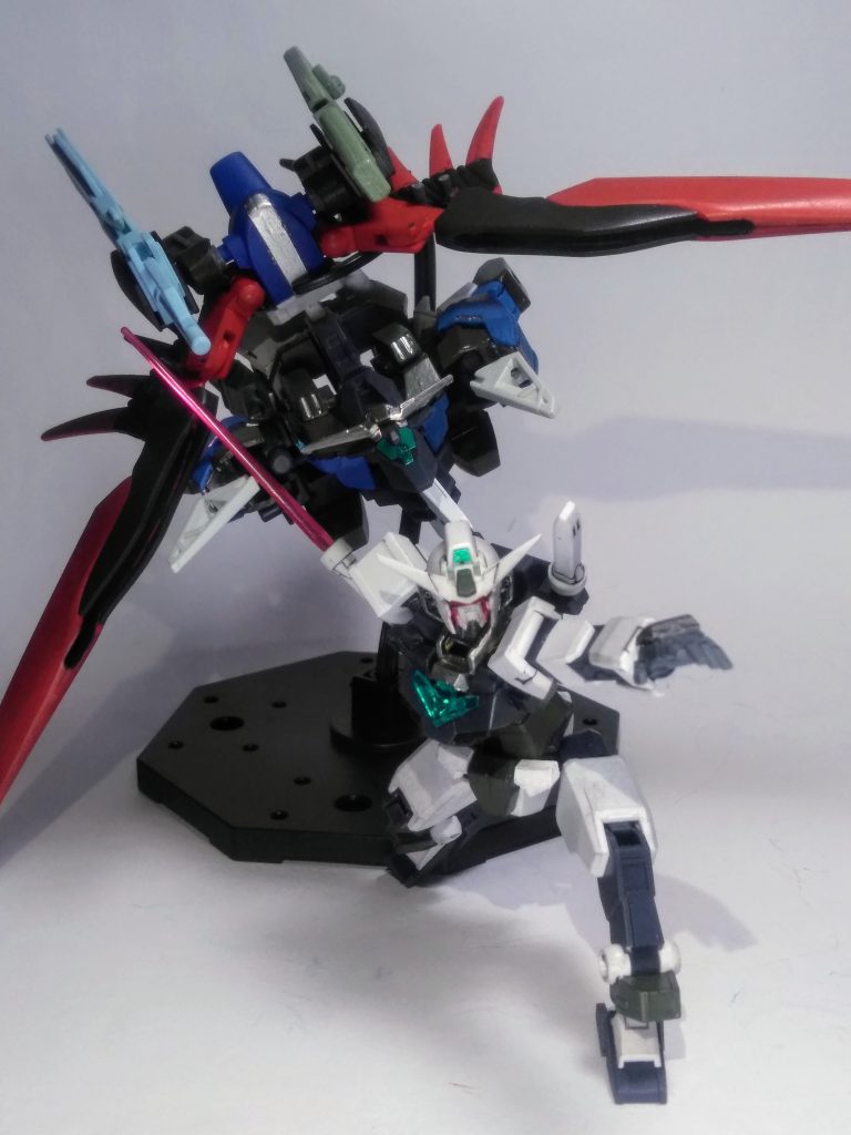 なので「特筆する事」が在りません😤ハイ。ワンパターンの「ビーム サーベル 抜刀❗」 🧐 そして、「ウイング展開したデスティニー アーマー」は毎回の事ながら画角に収まらん😢