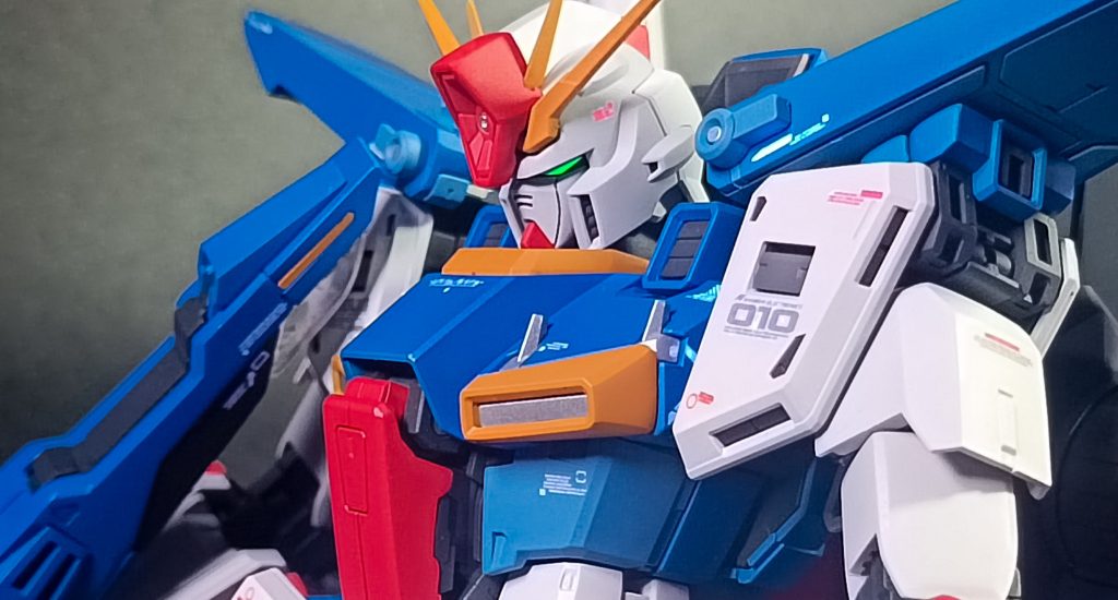 ツインアイが別パーツになってるの塗装しやくて好き！そんなZZ君のちょい横顔