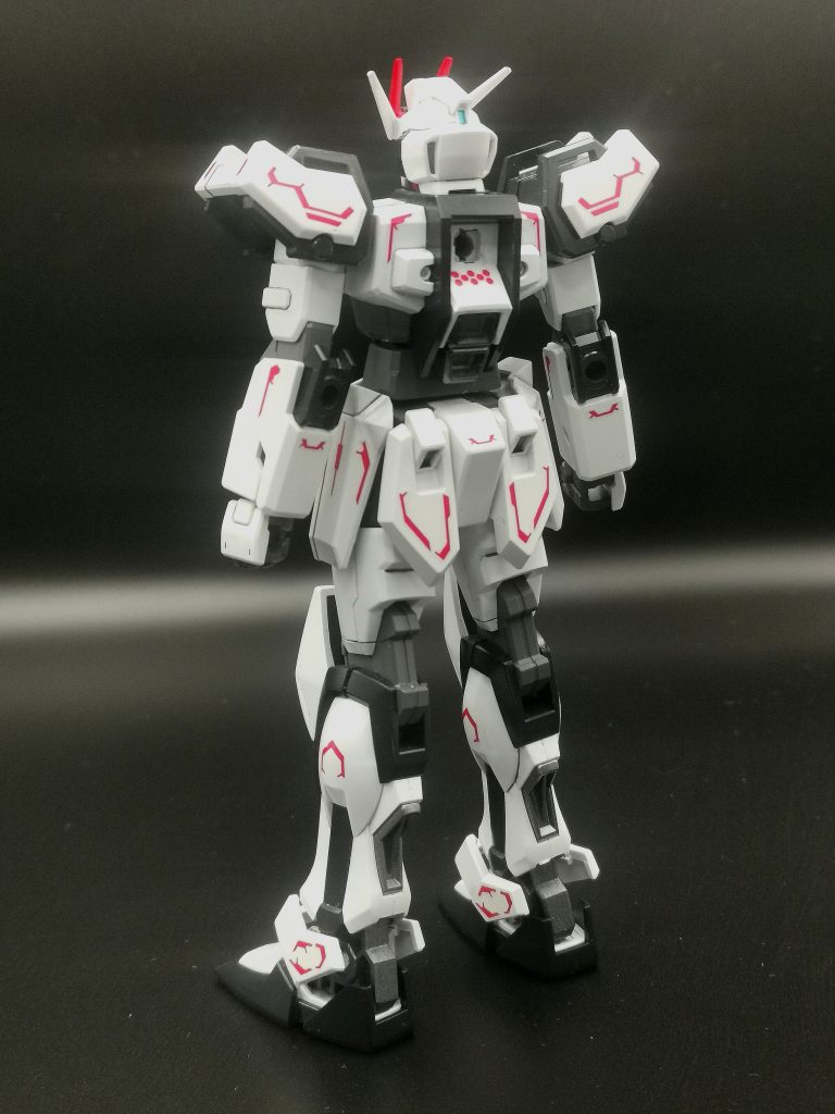 デカールありきのデザインは、加減がわからなくなります。