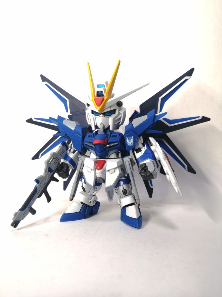 スミ入れ・部分塗装・つや消しトップコートで仕上げました。HGのライフリもそうでしたが、SDのライフリも部分塗装がたいへんでしたね😅