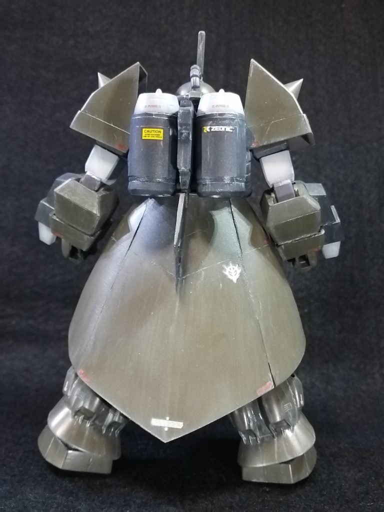 水垢表現したかったのでエナメルの白で汚しました。