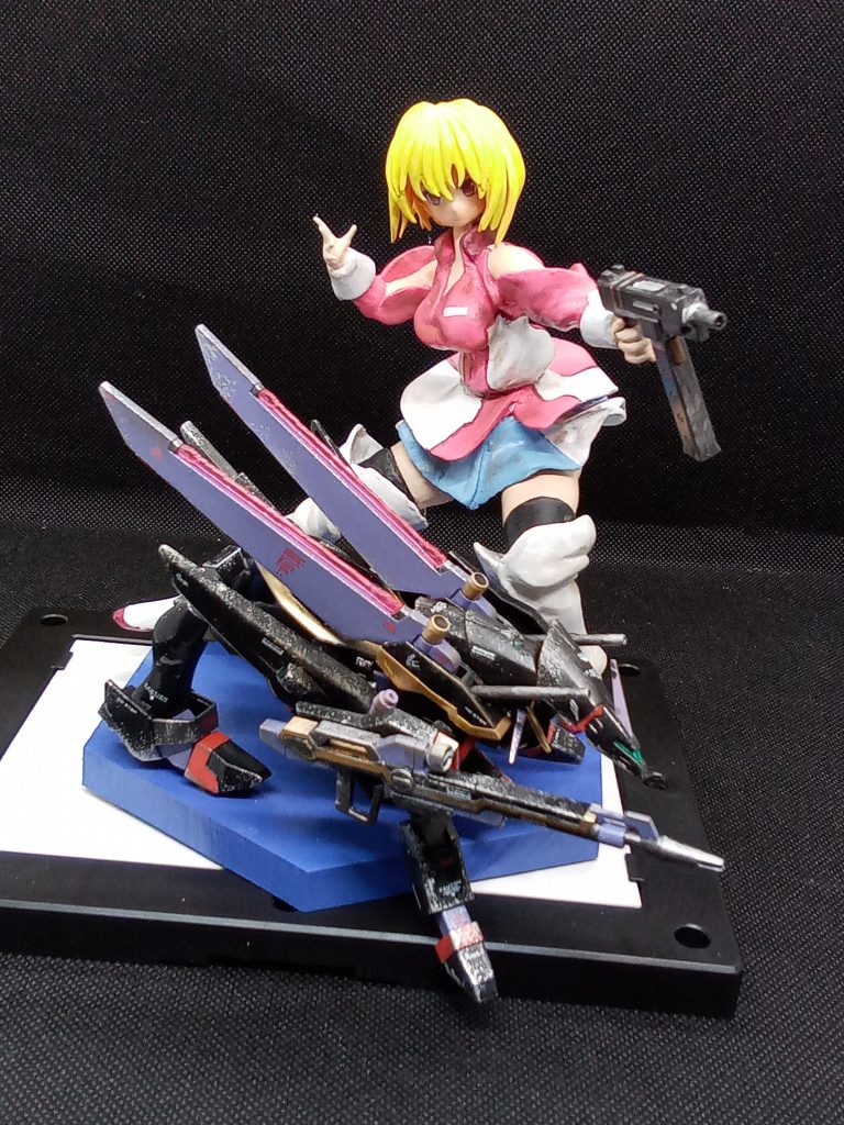 せっかくなので犬型で制作 全塗装してウエザリングしてあります。ガンダム顔をパテで加工しましたがみえないw