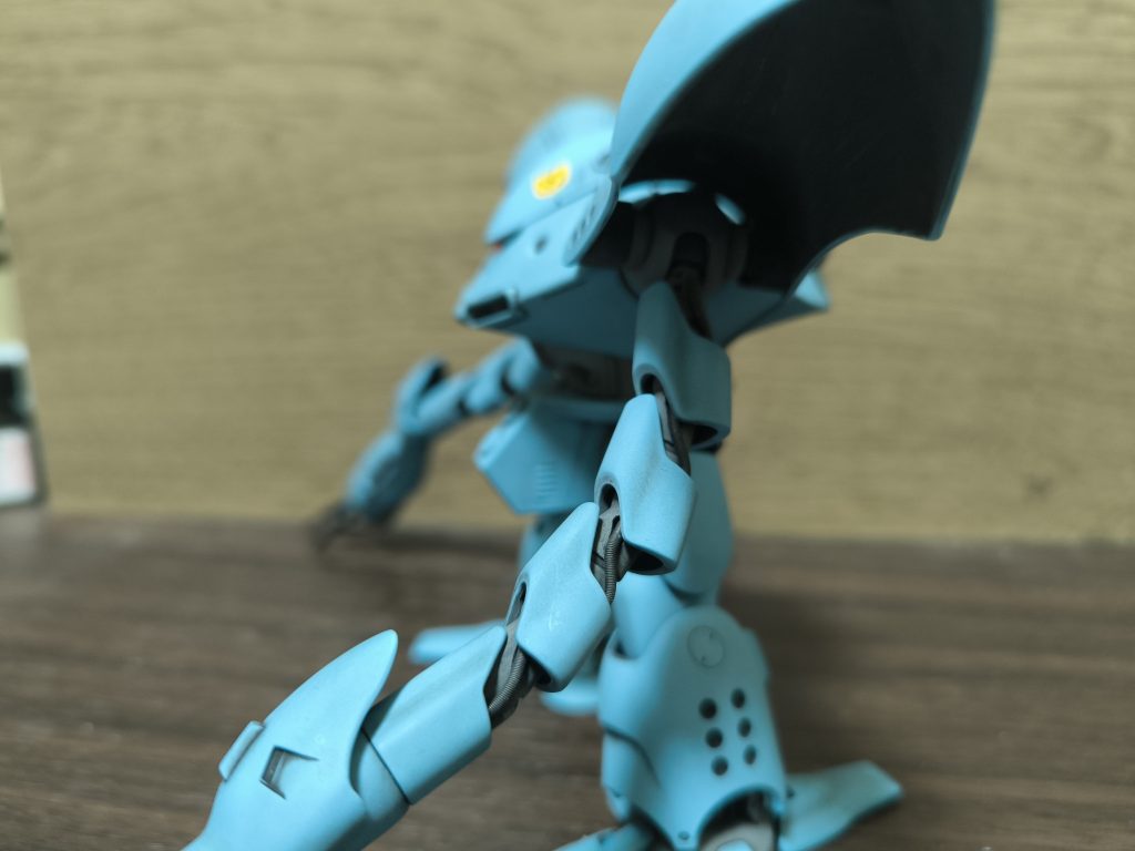 腕の関節もスプリングにした