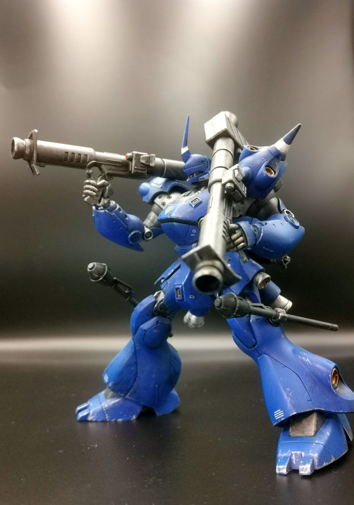 バズーカを外すと途端に肩が回ります。