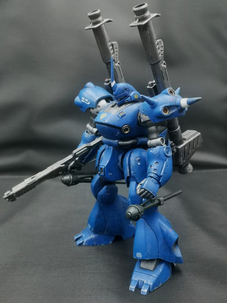 ガイアカラーのウルトラブルーで塗装し、モノアイはハイキューパーツのプレートとHアイズで再現しています。