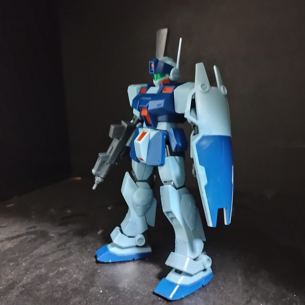 フロントほとんど変えてません。ただ、バイザーのカメラの色を赤くしています。