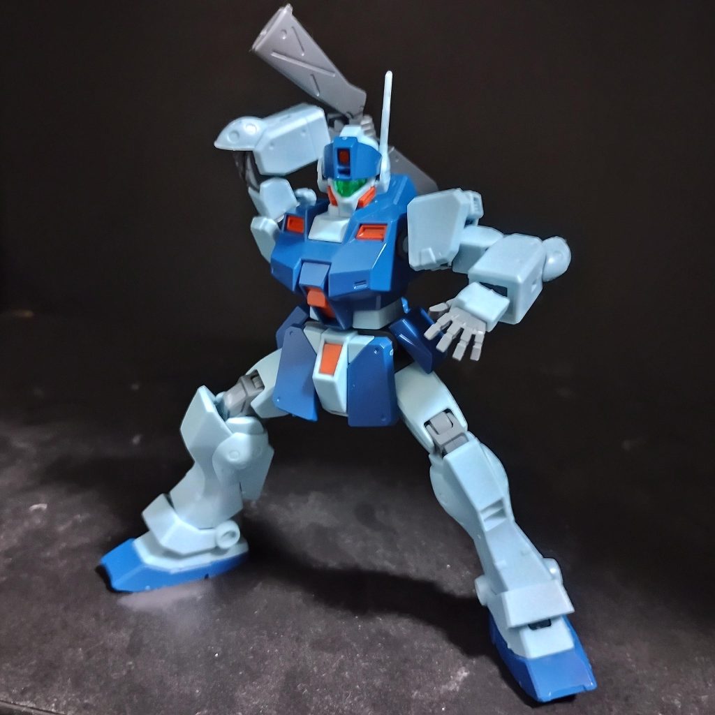 マウントする時、手ですぐ使用できる方が良いかなと思い、手でつかめる位置に穴を開けました。これならどこでも単体で即時展開できますね!