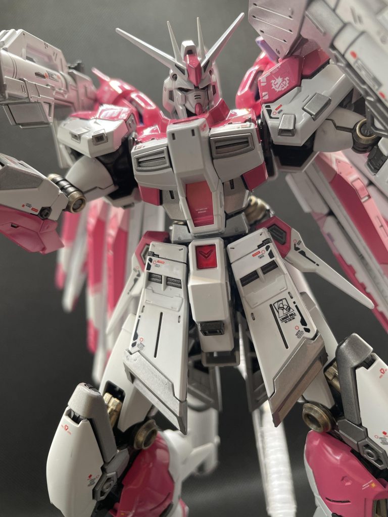 RG Hi-νガンダム–2枚目/制作者：工房たなか