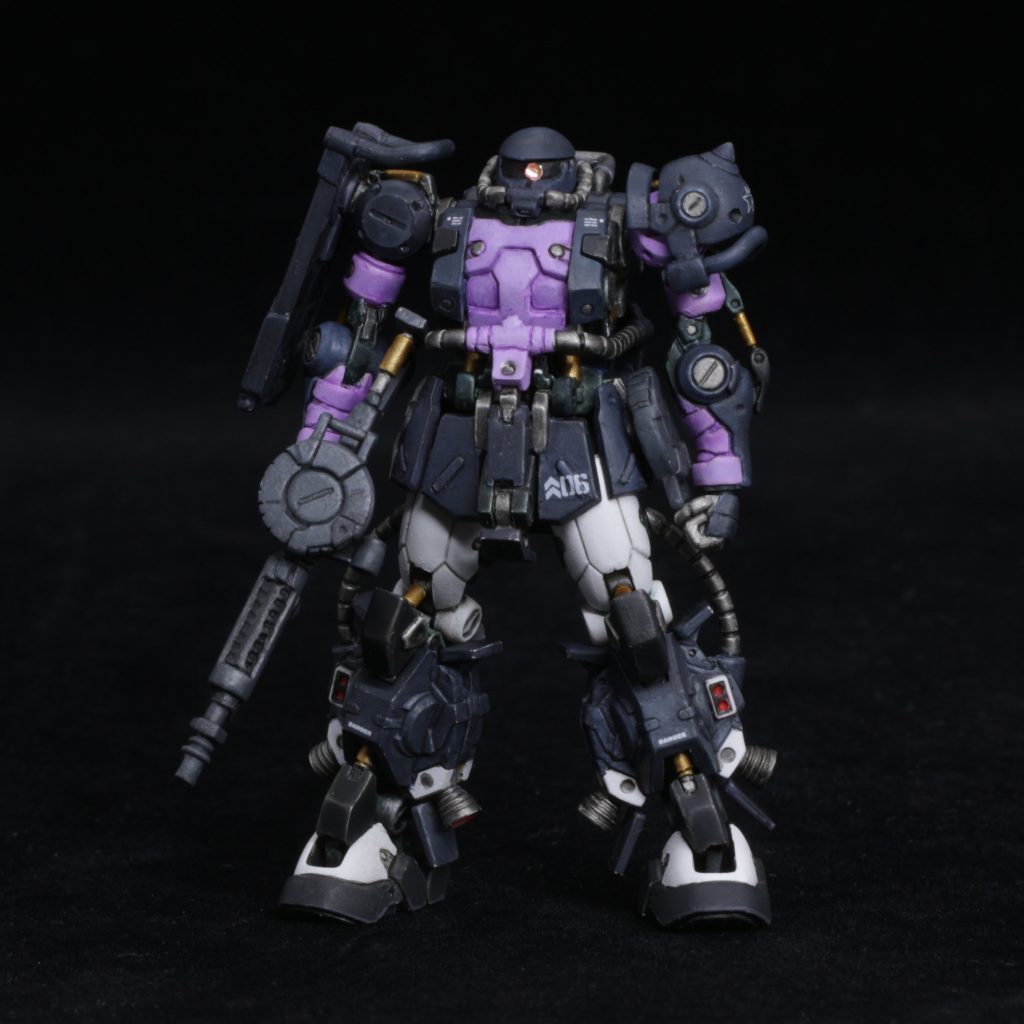 モノアイはHアイズminiの1mmを使用。裏にラピーテープを貼り，光を拾うようにしています。