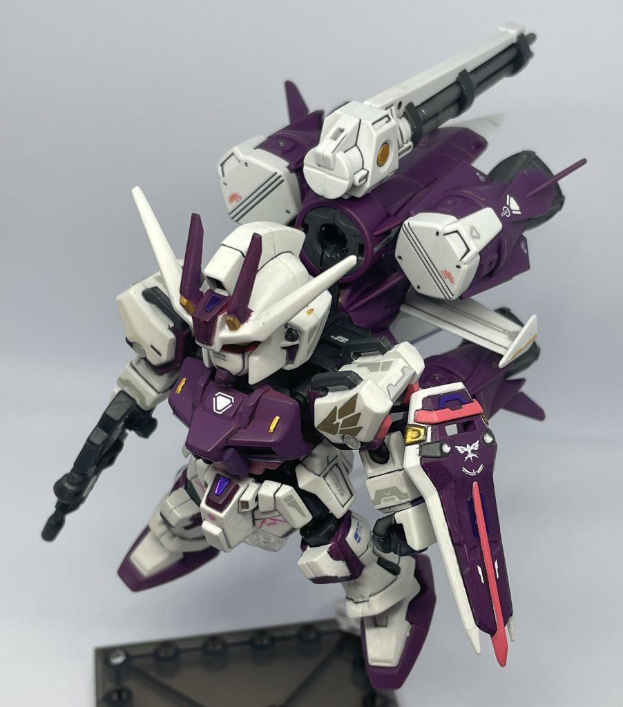 エンディミオンの鷹のマークってあるんでしょうか?何か鳥のようなマークを入れたくてショルダーアーマーとシールドにそれっぽく貼り付けました何のデカールか分かる方もいらっしゃるかと思いますf^_^;