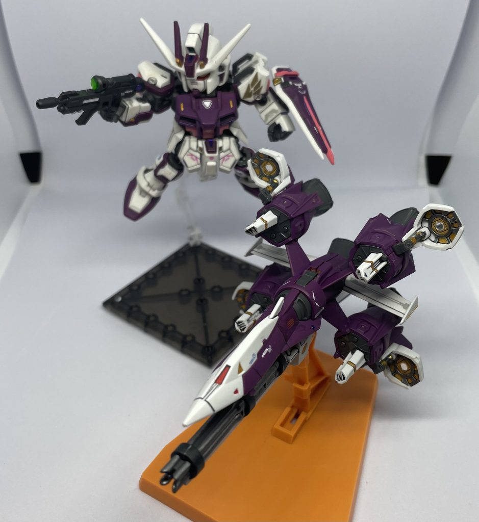 ガンバレルストライカーもドラグーンのように単独で操れるようです(です?)分離しての攻撃もカッコいい!