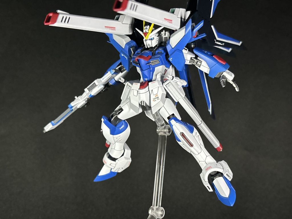 バラエーナ...ではなく、シュトゥルムスヴァーハーセンサー部分には塗り分けとセンサー用にラピーテープ、レジンを使用しています。