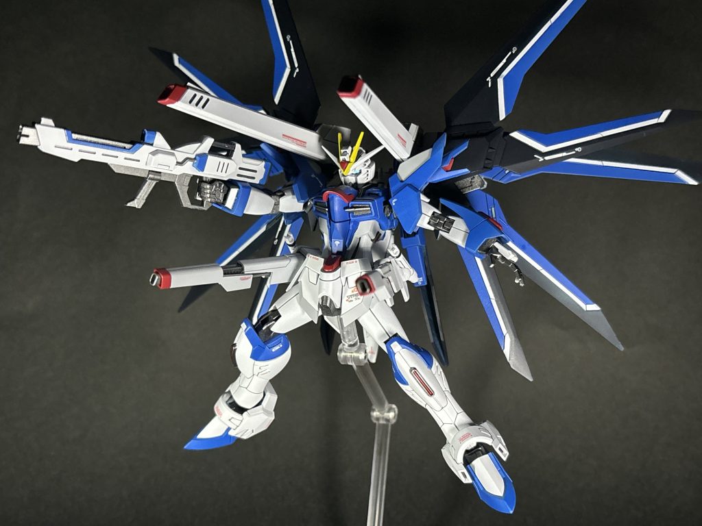 フルバーストフリーダムの代名詞ともえ、ライジングフリーダムのも良きです。