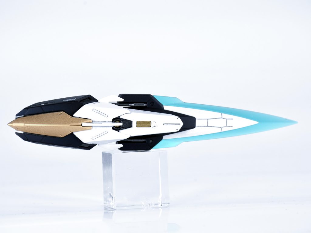 小物はエクリプスのビームシールドにGNカタールを取り付けて脚部に。GNソードⅢは意外と塗り分けが難しくて後ハメ加工で解決しました。