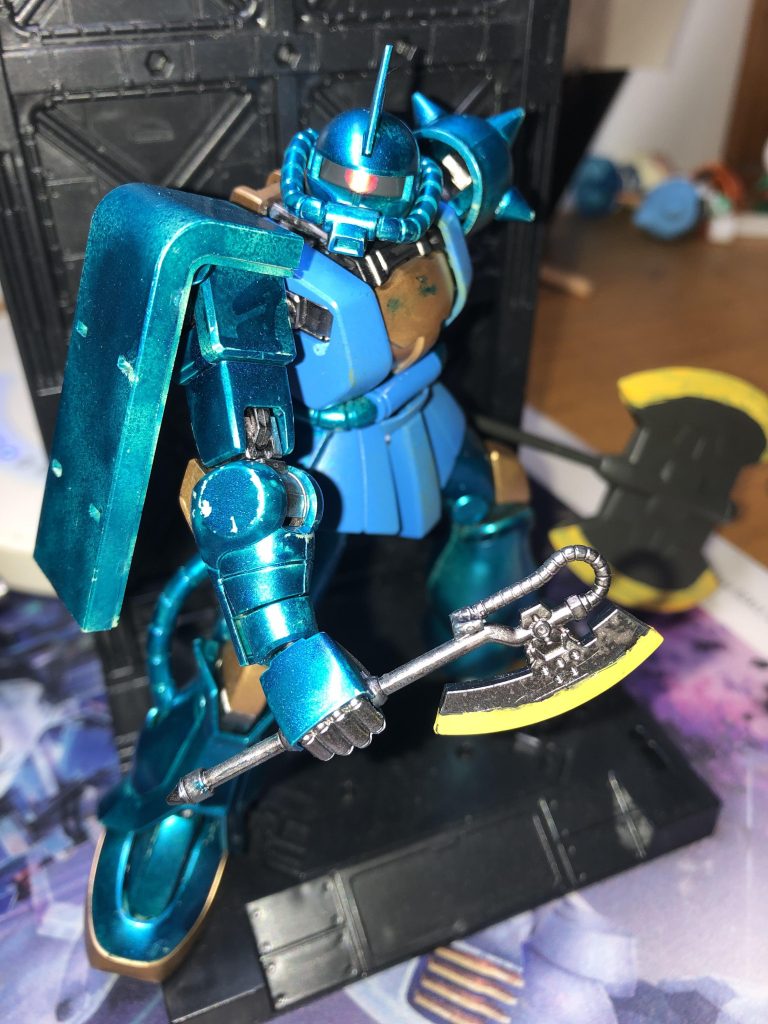 うわぁぁ！胸パーツに青付いてるし、塗装剥げてるゥ！塗装難しすぎるぜ、本当クソデカアックスはディランザからパクりました