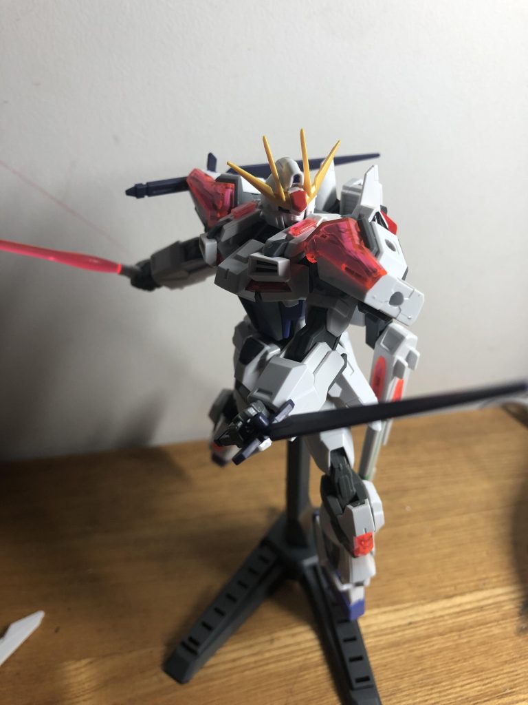 近距離戦では、バックパックに一本刺さっているビームサーベルと、スピナティア(キャンサー)のサーベルを使用します！