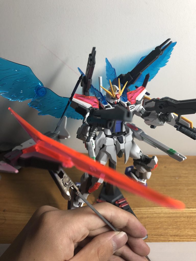 フルバーストさせるとこんな感じです！シールドは羽根をつけて、ライジングフリーダムのように飛ぶようにしました！