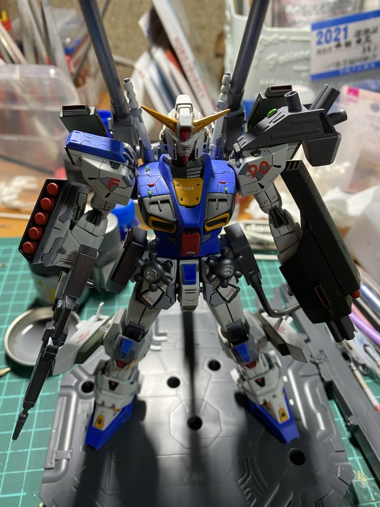 全てに手を加えました。製作期間は半年かかっています。アーマー裏など細部にわたり作り込みしました。