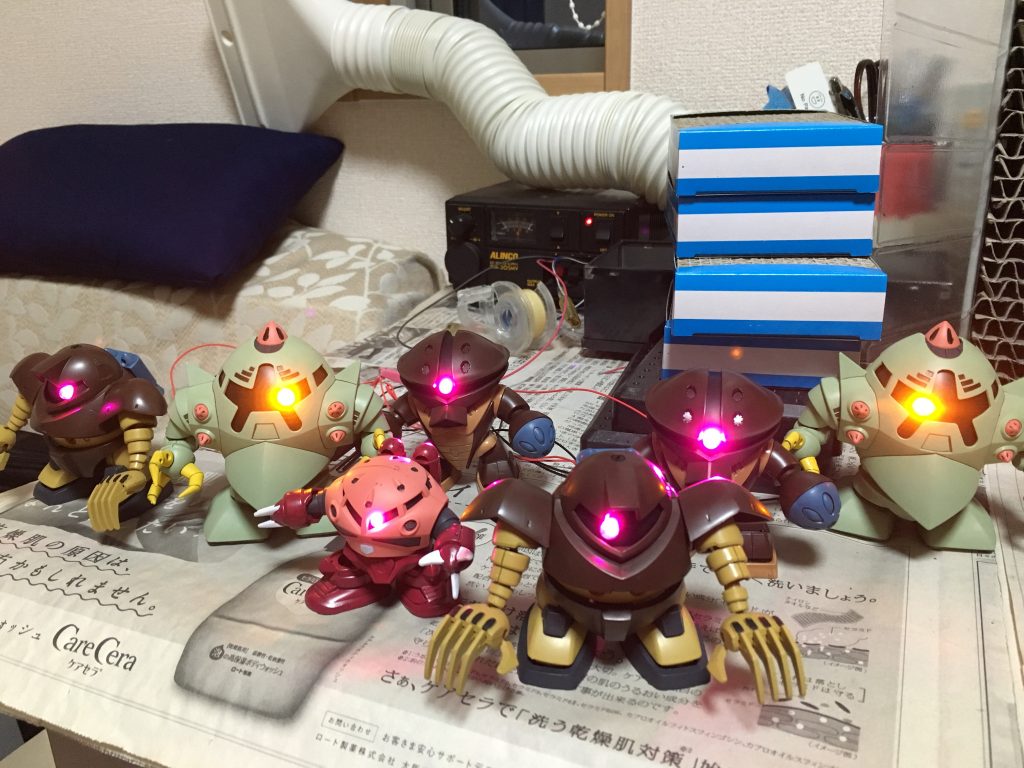 ズングリムックリ3兄弟🤣モノアイだけなのでLED電飾はとても楽でした😊