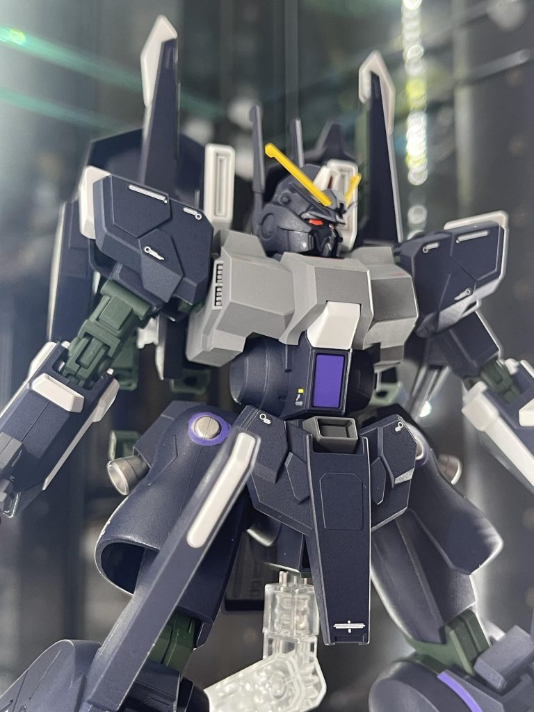 よくわからない構図の写真📷水転写式デカールはHGユニコーンガンダムのを使用しています。シルヴァ・バレト・サプレッサーがアナハイム製で良かったです🦄