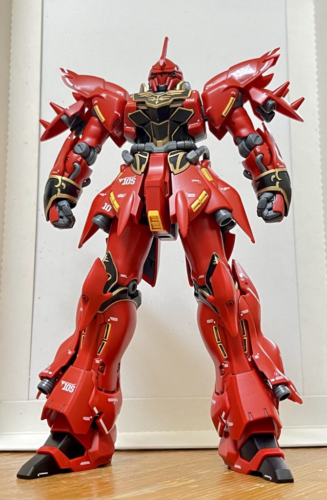 いつもはつや消しトップコートを吹きますが、今回は半光沢にしました。