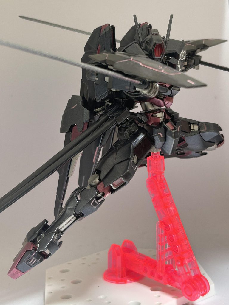 もうちょいマシな画角で撮りたい(より正確に言うとフリーダムのアレみたいなのやりたい)とは思ったんですが、約一年頑張ってきたアクションベースUCカラーがﾀﾋんでしまったので今ある写真だけで……という経緯が実はあったりします、惜しい3mm軸を亡くした。