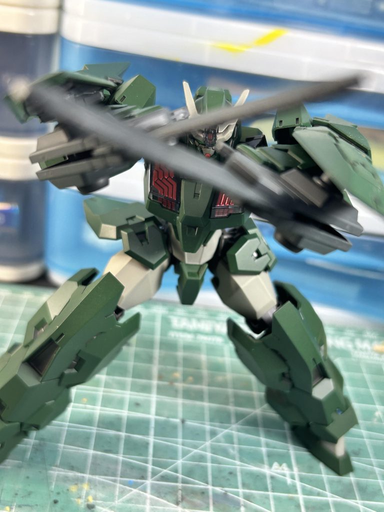 両チェンソーで突き刺しからの…