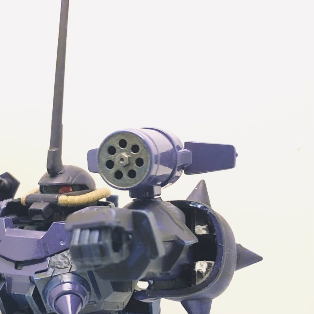 これね、バルカンファンネルと言う厨二病丸出しの設定を考えたんですが、元はメルカリで見つけたドラグナー旧キットの武器なんですよね。切った貼ったはしていますが、予想以上のハマり具合で満足しています😁