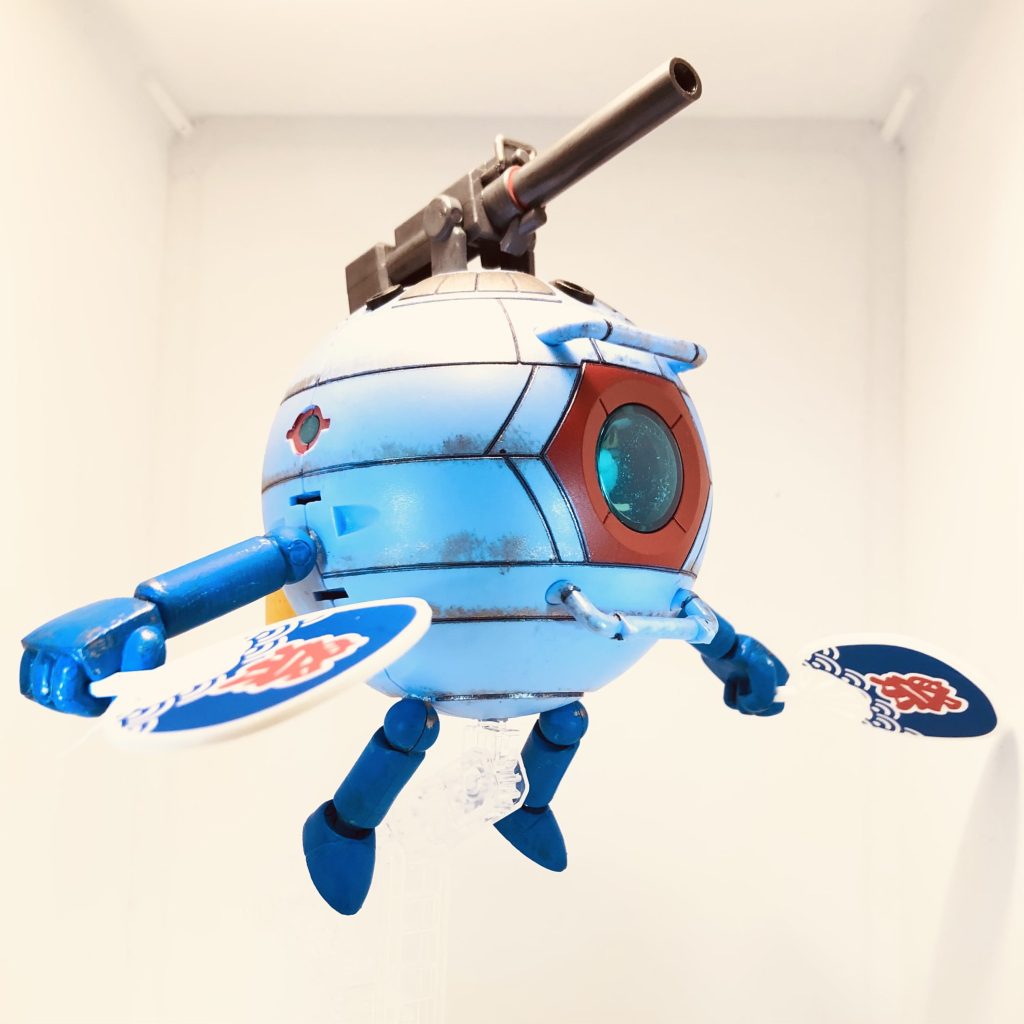 手足は先般、ガ(ﾁｬﾋﾟ)ンタンク69を作ったときに余ったロボノイドのものを再利用しています持ってるうちわは100均で売ってたものですあとは墨入れと部分塗装を行ないました！😚