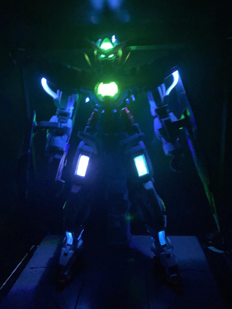 発光が綺麗すぎる特にトランザムの赤発光はめちゃくちゃかっこいい