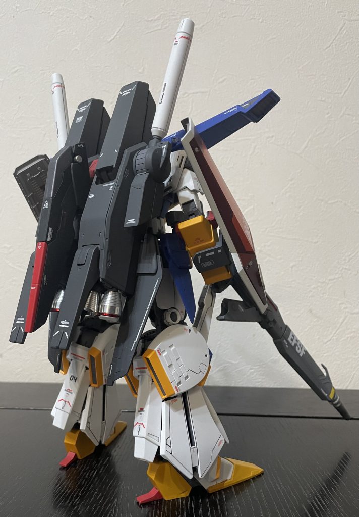 ライフルはサザビーver.ka用をブッた切ってショート化してます。☝️😊