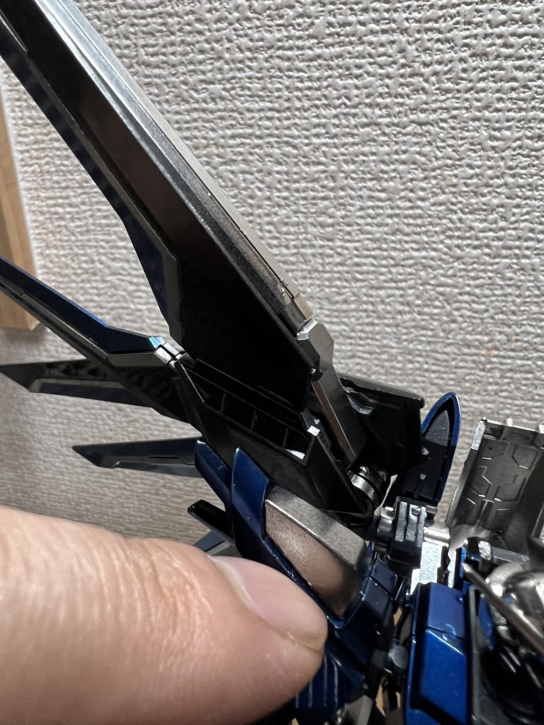 鏡のように爪が映り込むメッキ感が😍