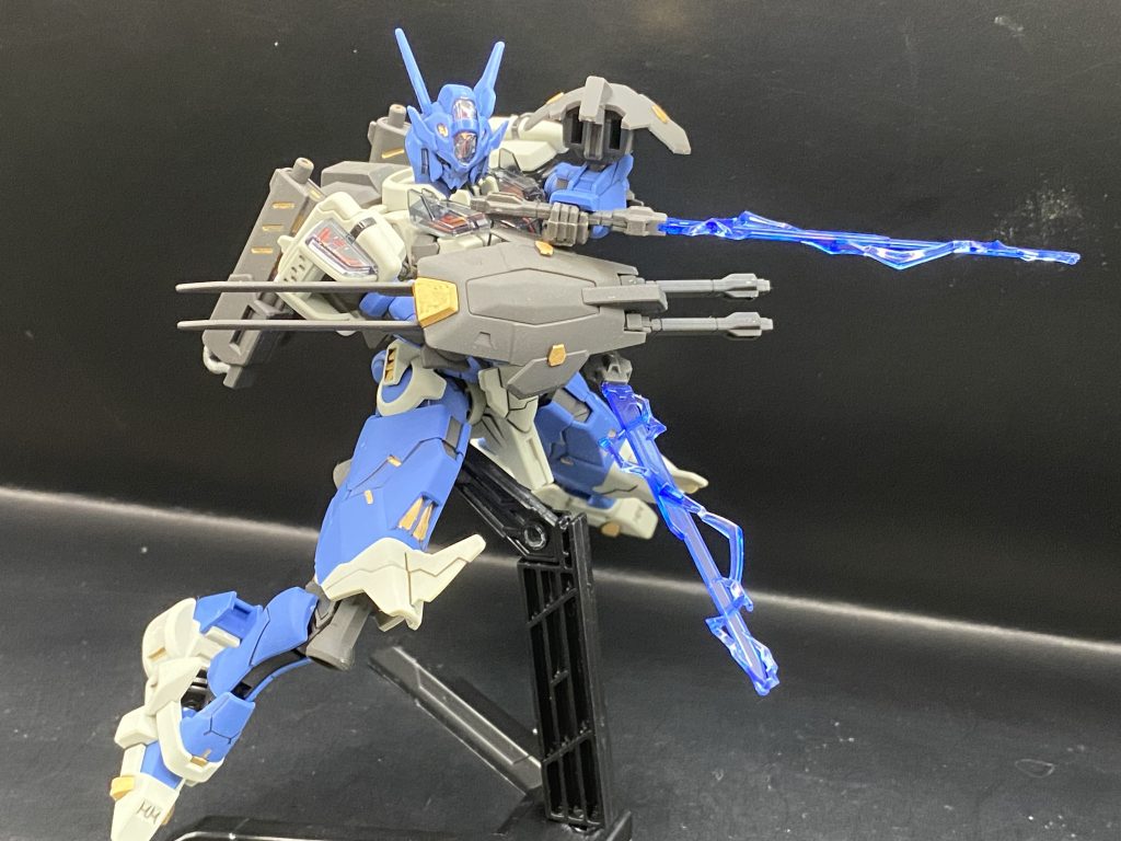 手のひらから放電をナルカミに伝えるのがもうカッコよすぎる!紫電掌とか放てそう!