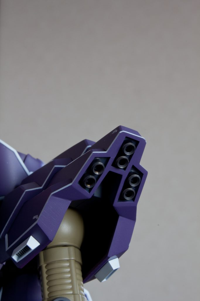 前作の時この6つのノズルにかなり手間取らされたので今回はメタルパーツに置換えました!アルミ地むき出しは趣味じゃないので塗装してます