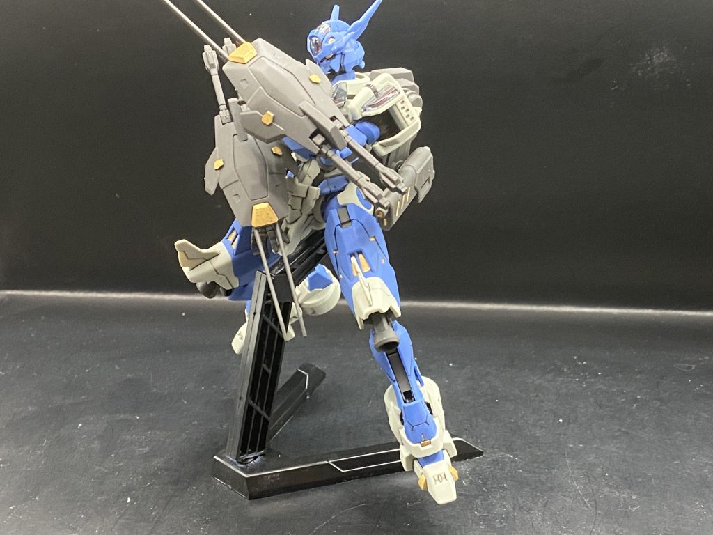 グレンゲにナルカミを装着してポーズ一応このまま斬撃をくりだせるそうなのでダブルブレイドの価値が最も発揮される状態です
