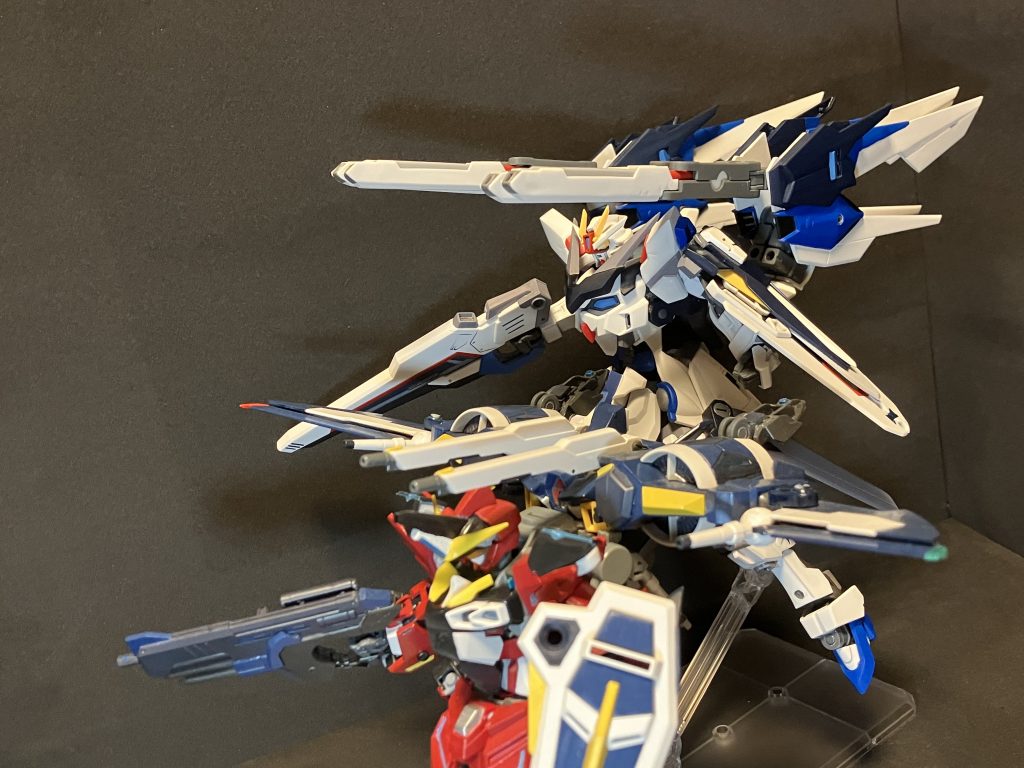 以前投稿したG-オナーズと。フリーダムっぽいのとジャスティスっぽいので揃えれて良かったです。