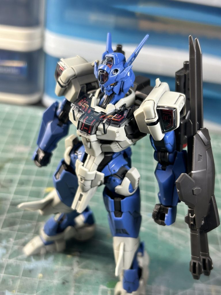 見上げてるポーズ