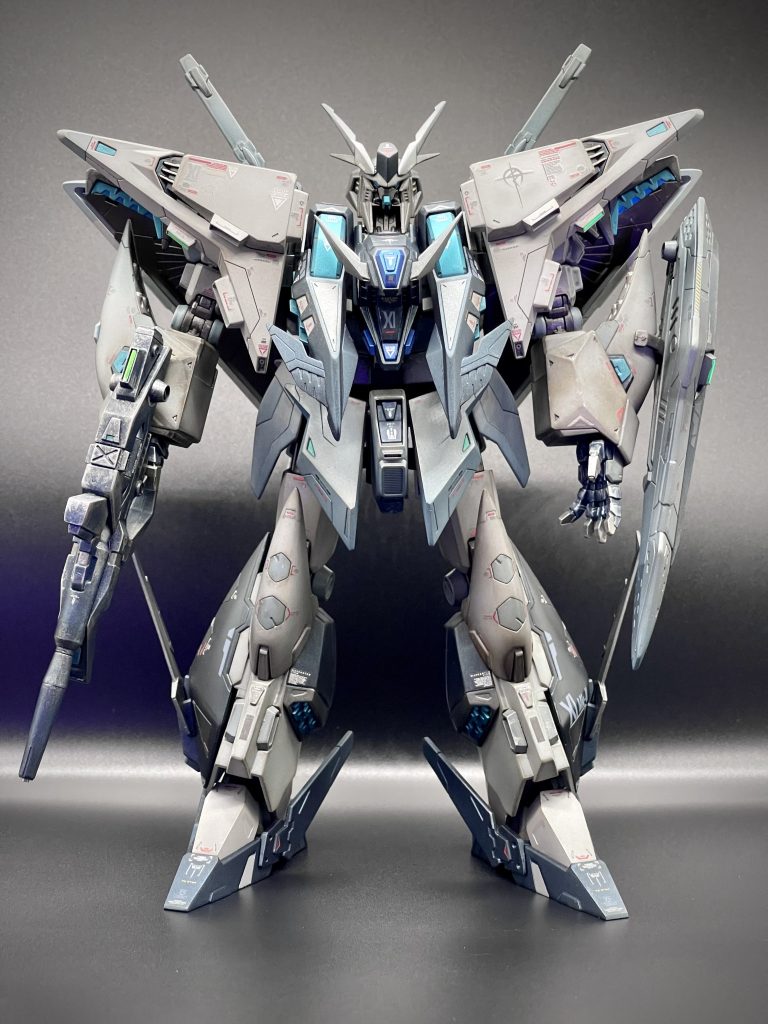 各パーツのエッジ、平面、合わせ目などそれぞれ処理。塗装後、汚し系のテクスチャーを加えました。思い付く範囲で、経年劣化的なもの、戦闘ダメージ的なもの、腐食的なもの、焼け焦げ的なもの、細かな傷など、やり過ぎない程度に表現しました。