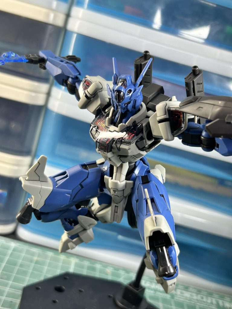 飛び斬撃ポーズ