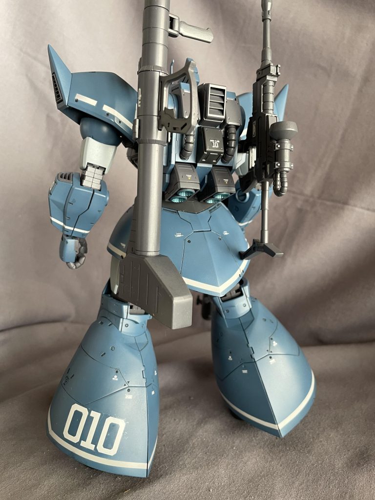 010のナンバーはジョニーの番号なんだと思うのですが、このデカールがカッコよかったので、ほぼ教科書通りにデカールを貼ってます♪