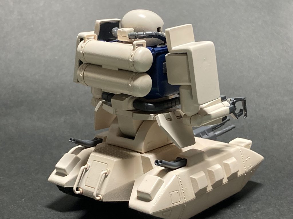 見ての通りの可動域なので写真は少なく。基本的なパーツを両キットから切り出して擦り合わせて、完成です。