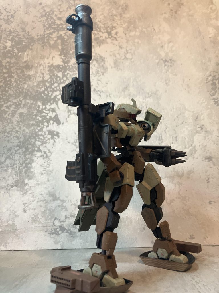 ラケーテンバスは肩シールドにマウント出来るようになってます