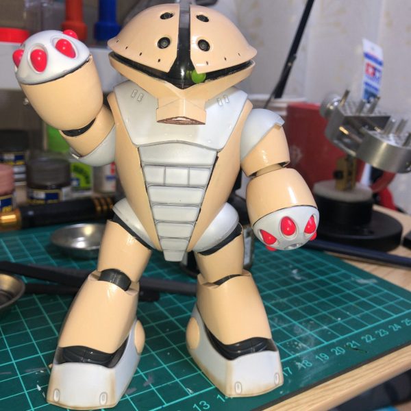 アッガイ　オリジナルカラー筆塗り全塗装