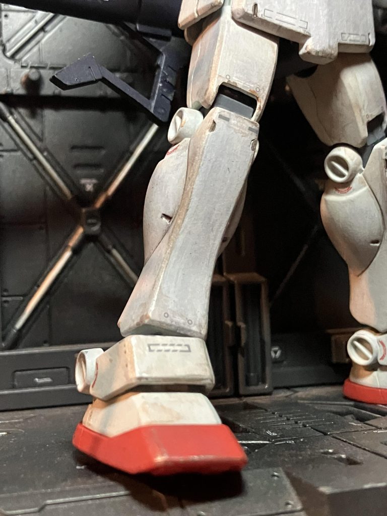 歴戦を潜り抜けてきたイメージでウェザリングをしています