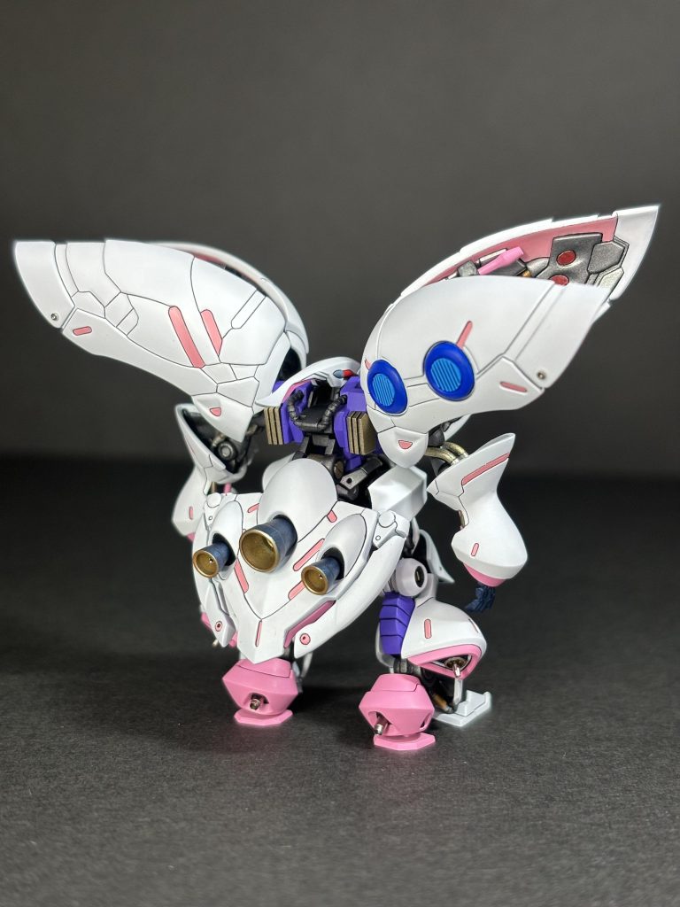 塗装とか少しだけ違います後ろのバーニアとかも違います