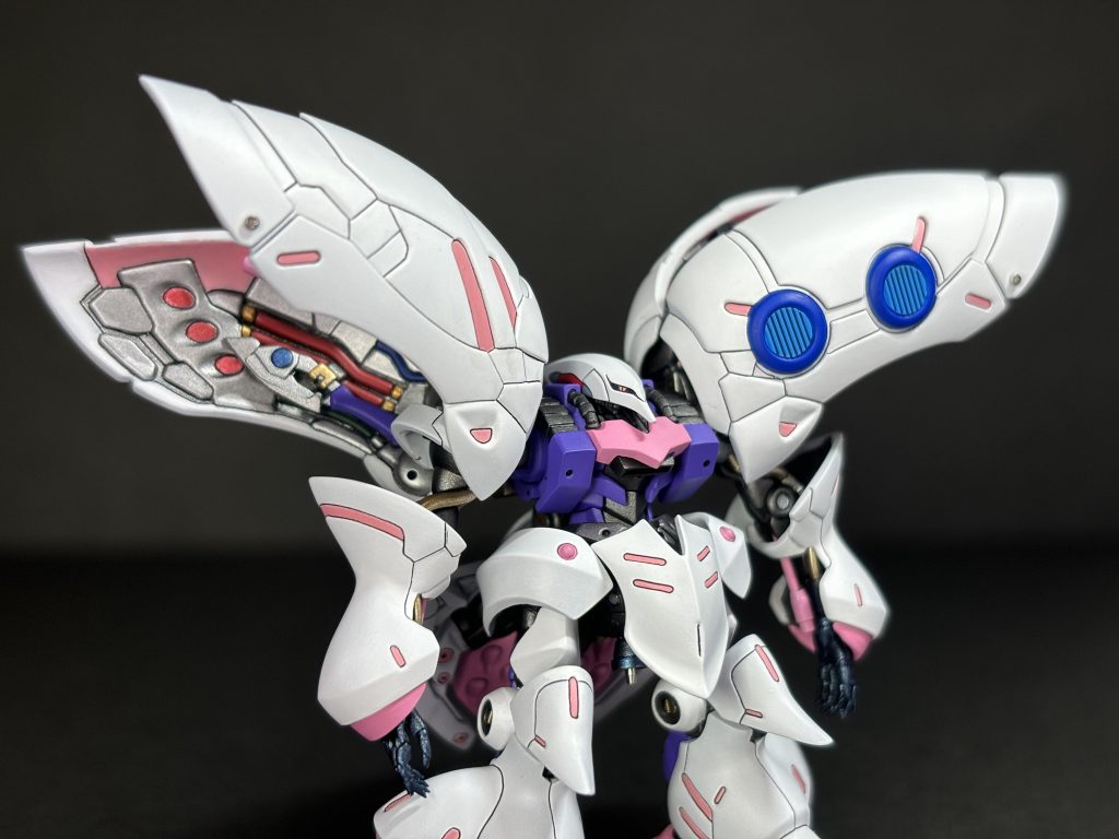 足とか胸のとこが少し違います