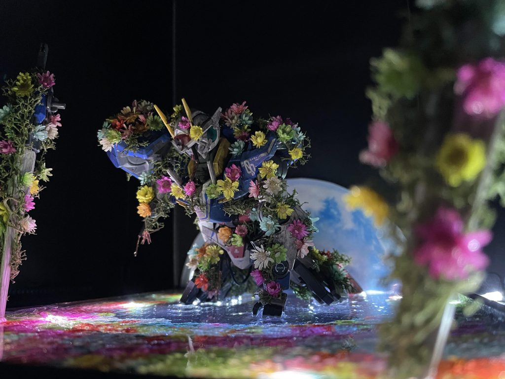 暗い方がいい。反射は見ないで。