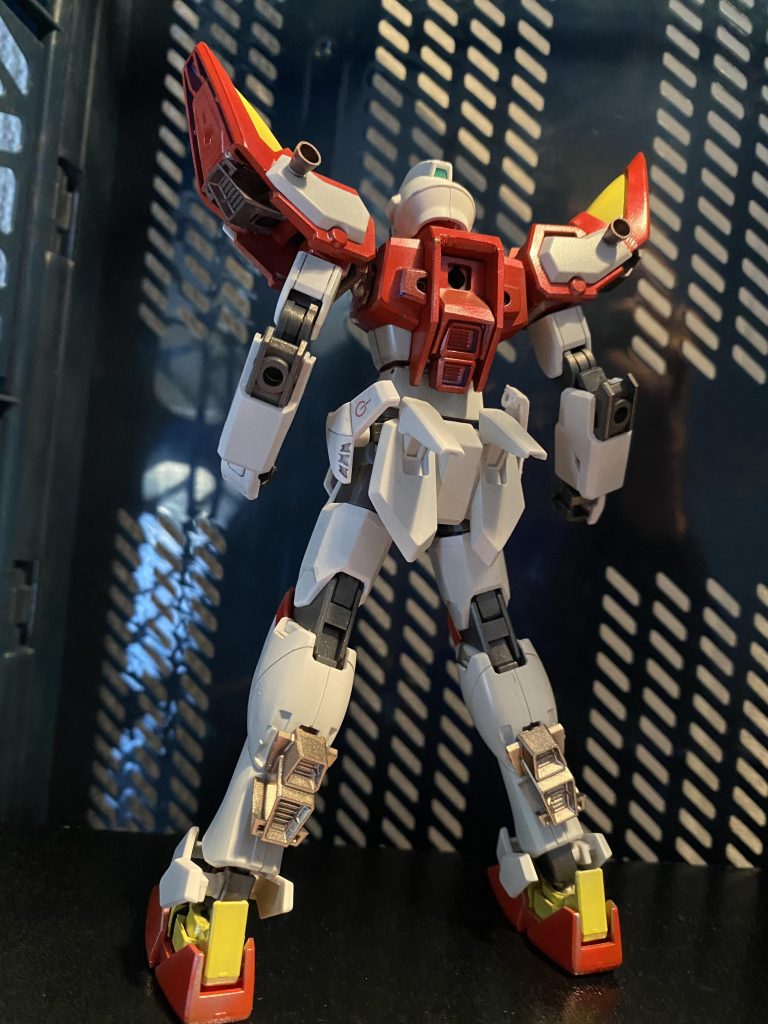 後ろから。何気に脚部に取り付けたブースターがお気に入り。