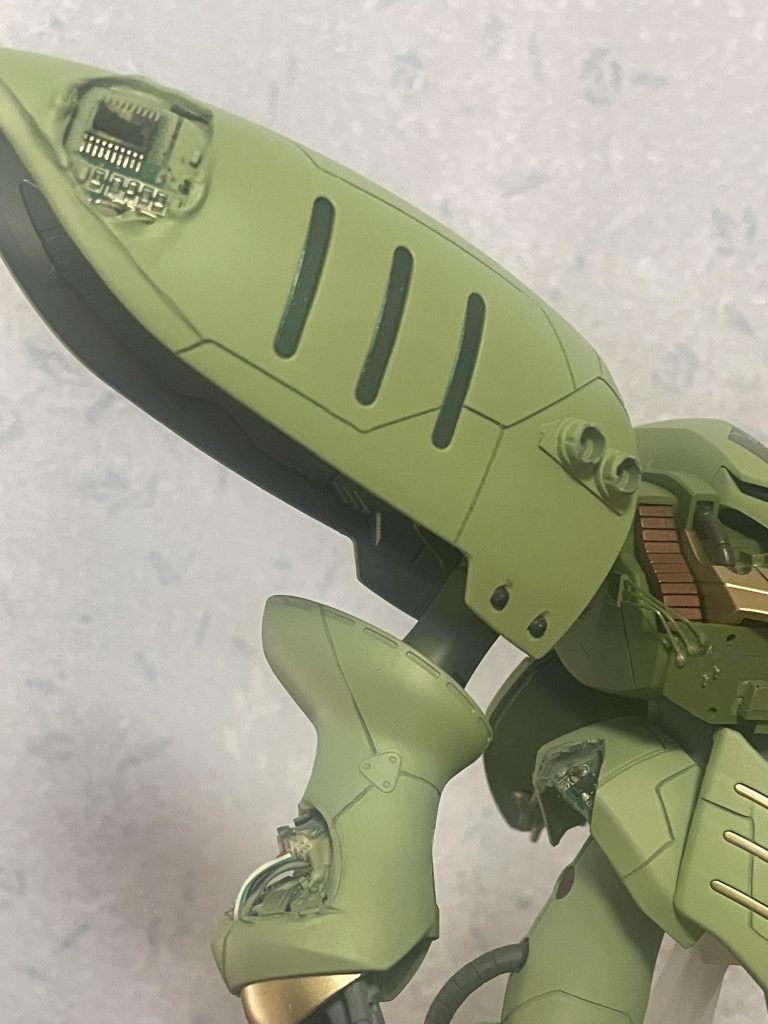 腕、腰、肩と破損をイメージして。