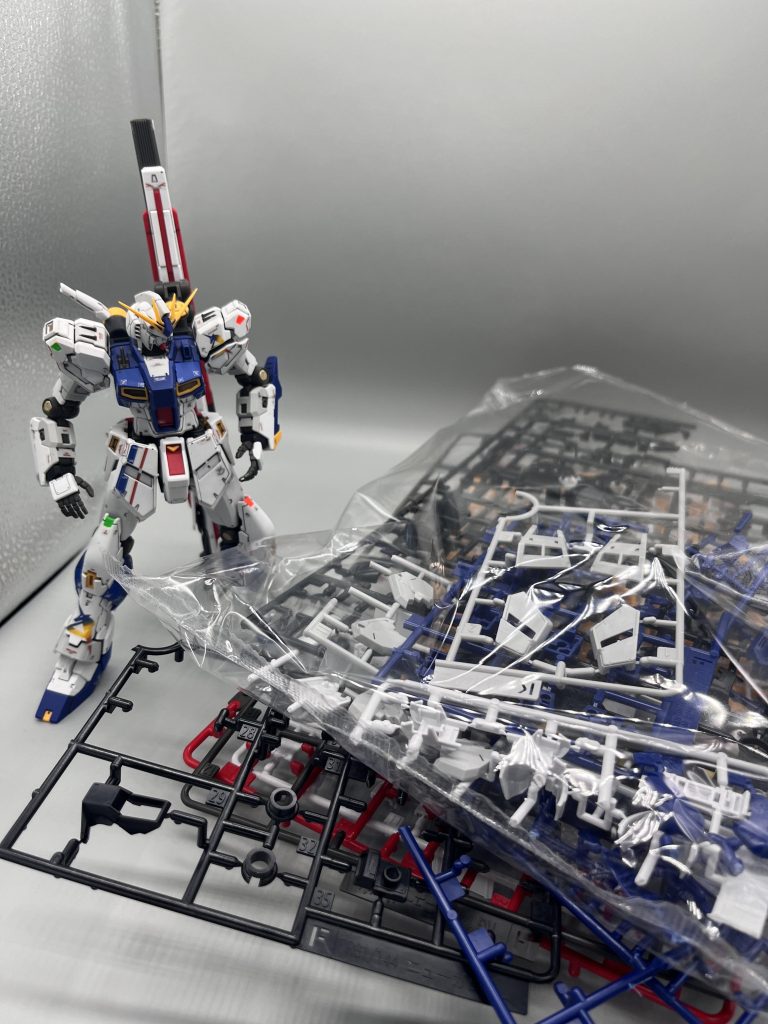 RGなのにフィンファンネルがないためMSジョイントがなく、余剰パーツも沢山出る不思議キットになりました。